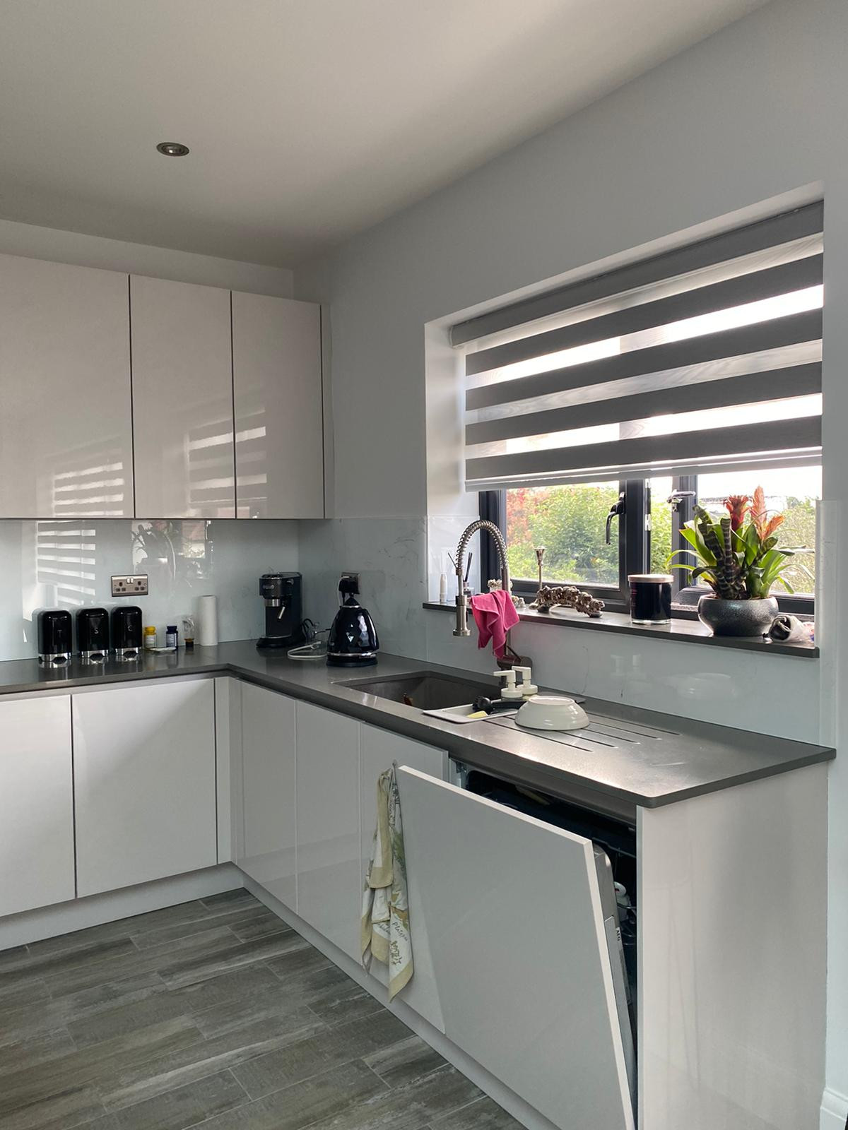 2cfcdcf3-9327-4c07-87ff-95747dcf9d93