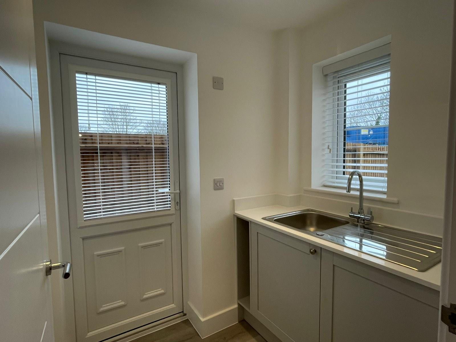 63e9b11a-0771-4e1f-a47d-3d4f70436c3a