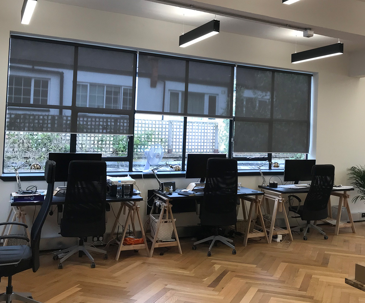 https://blinds4lesslondon.co.uk/wp-content/uploads/2024/08/Office-roller-blinds-from-Blinds-4-Less-London.jpg