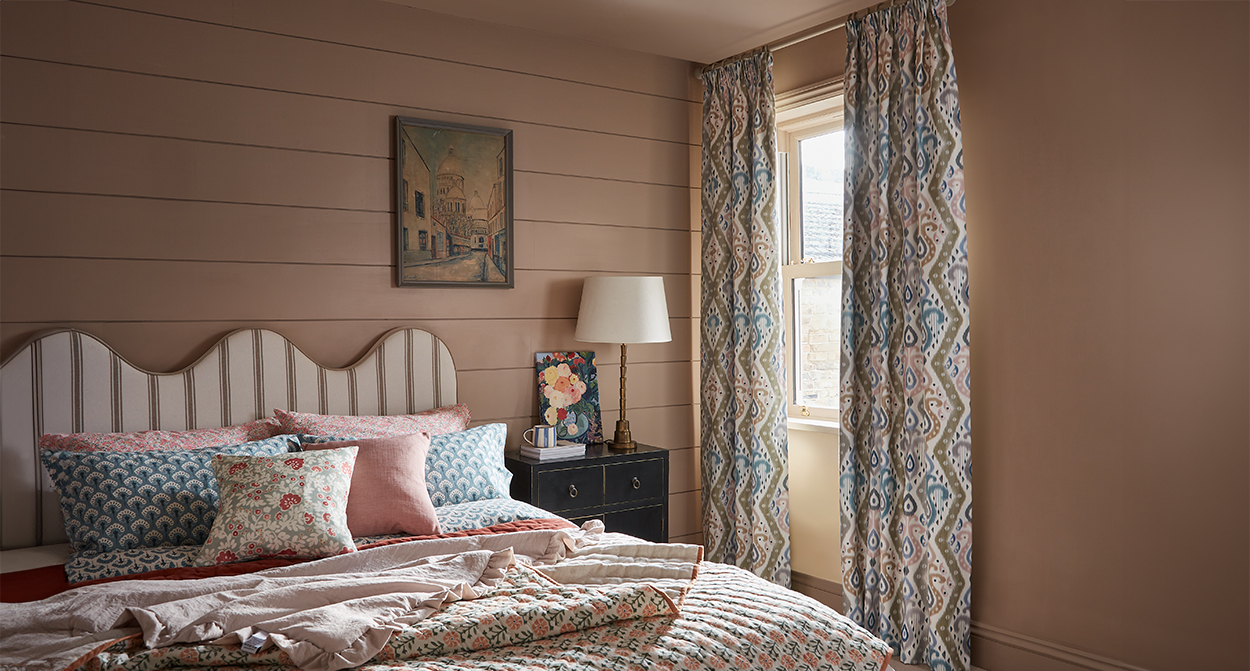 https://blinds4lesslondon.co.uk/wp-content/uploads/2025/12/Blinds4Less-London-curtains-for-the-bedroom.jpg
