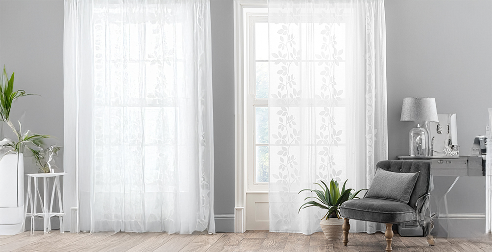 https://blinds4lesslondon.co.uk/wp-content/uploads/2026/01/Stylish-Versatile-living-room-voiles-and-sheers-blinds4less-london.jpg