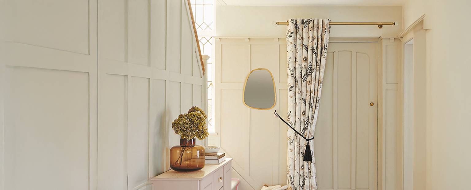 curtain-tracks-and-tie-backs-blinds4less-london